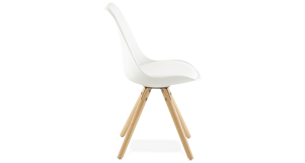 Chaise blanche au design scandinave et pieds bois clair Lou