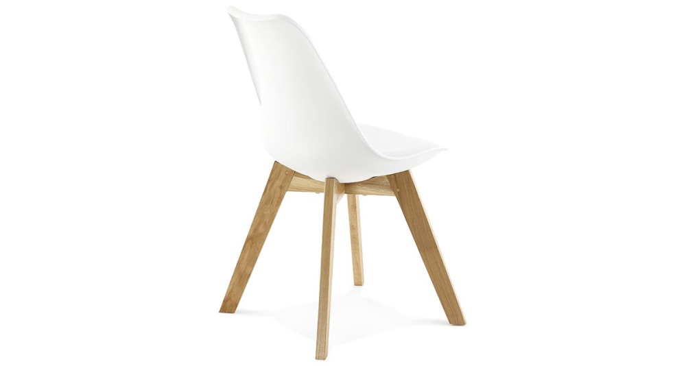 Chaise de repas blanche avec pieds chêne esprit scandinave Swevik