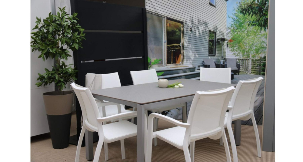2 Tables de jardin Greggia 160 x 90 cm avec plateau aspect béton Grosfillex