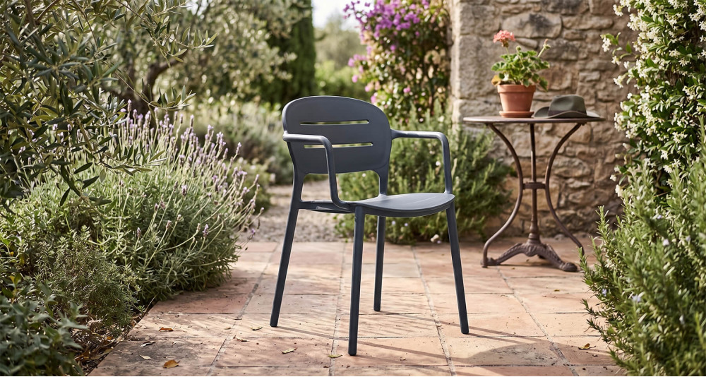 Lot 16 chaises avec accoudoirs Bella