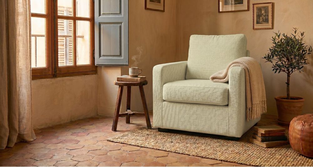 Petit fauteuil Hector compact, confort gain de place pour salon