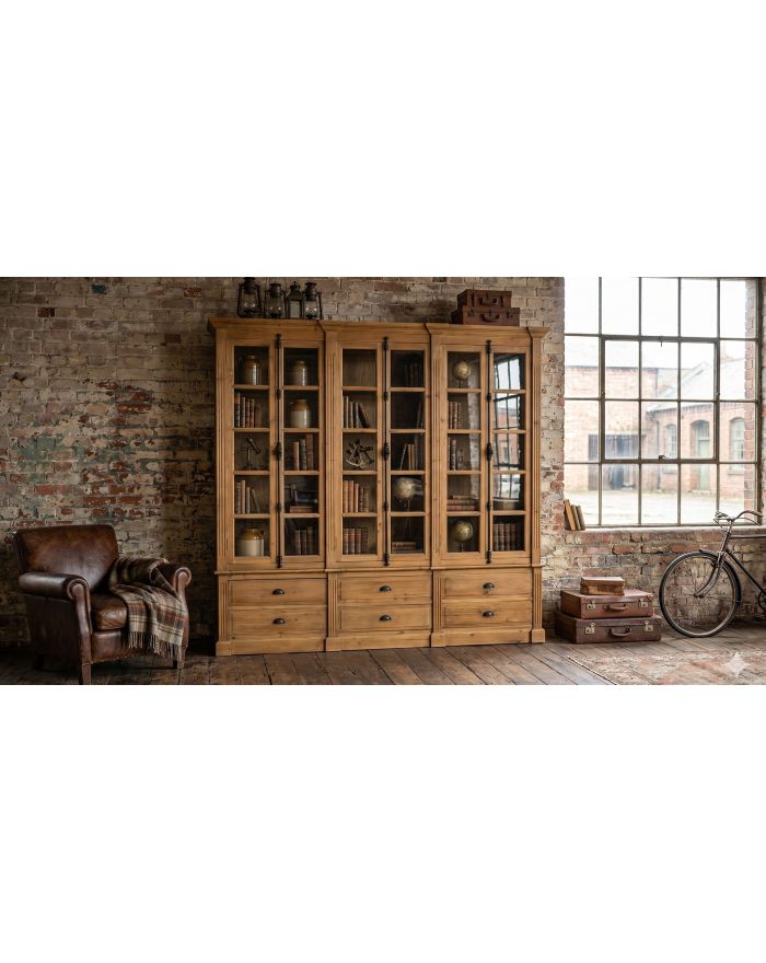 Grande bibliothèque en bois recyclé