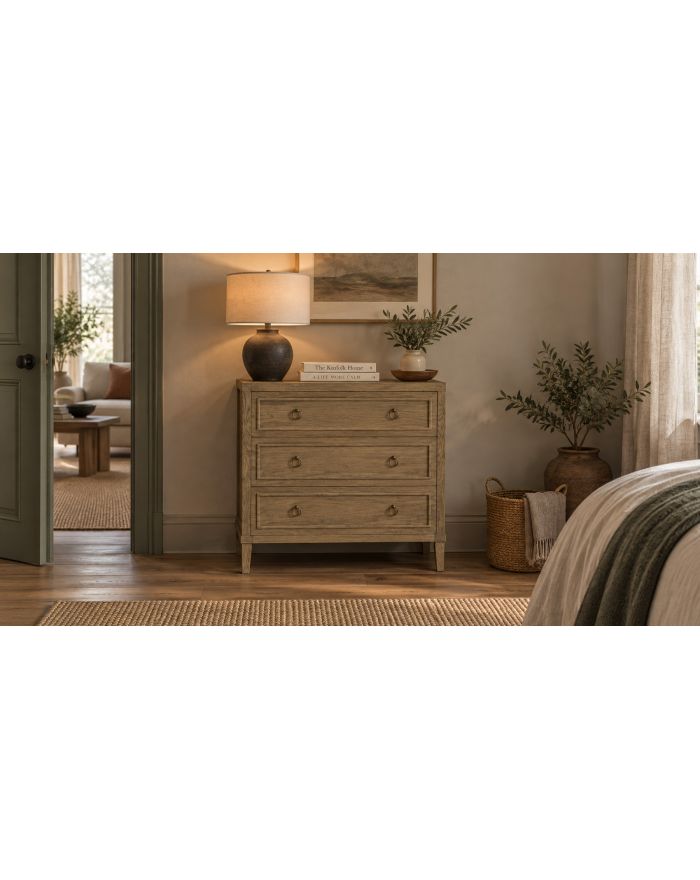 Commode en chêne avec poignées en cuivre Arianne - de côté - 1