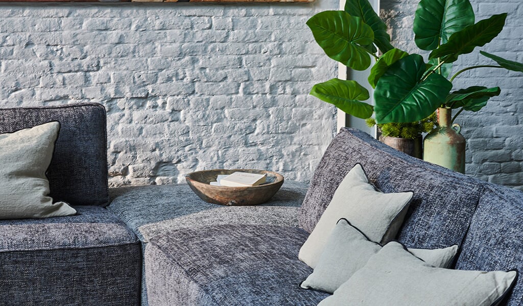 Zoom sur les dossiers du canapé modulable Albi marque Home Spirit Zoom sur les dossiers bas d'un canapé modulable