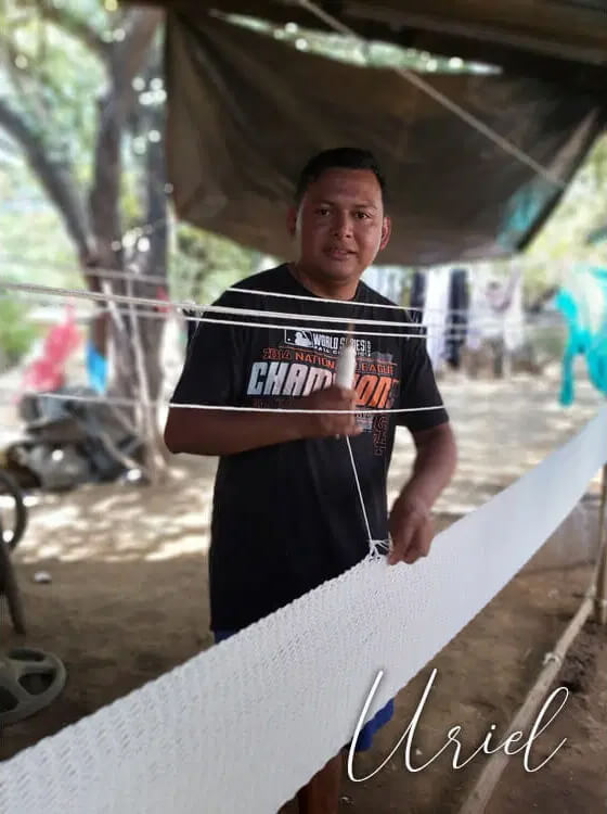 Tissage du hamac sur métier à tisser vertical au Nicaragua
