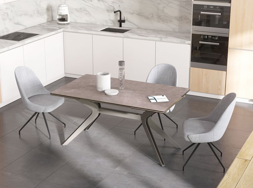 Table dans une cuisine ouverte