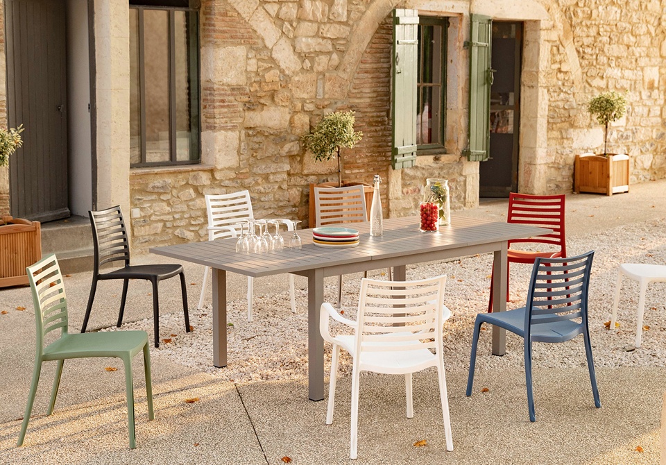 Chaises de jardin en plastique Grosfillex fabrication française